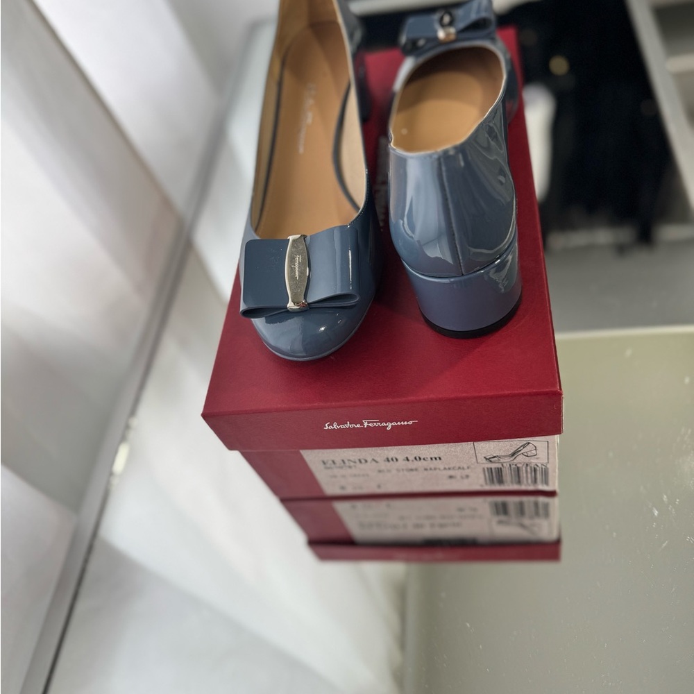 Salvatore Ferragamo Women's Gray Patent Leather Flats